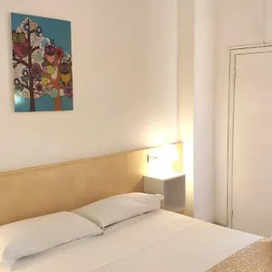 2* Hotel Paris